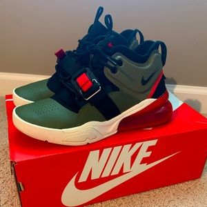Nike Air Force 270 GS Size 7